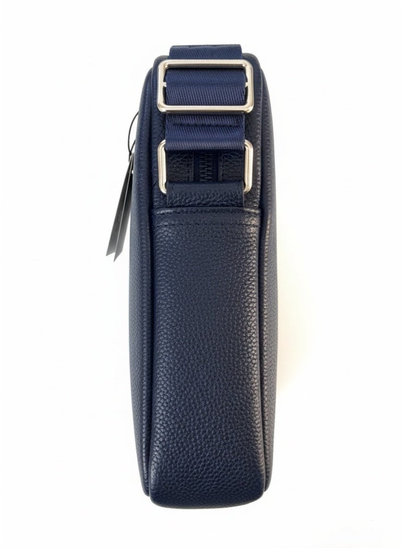 Hilfiger Denim Tommy Hilfiger Men’s Elevated Pebble Grain Crossbody Reporter Bag - Navy - Image 3